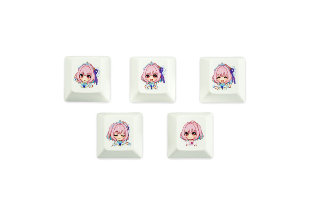 シンデレラ】本格ゲーミングキーボードなどデスク周りを彩るアイテム
